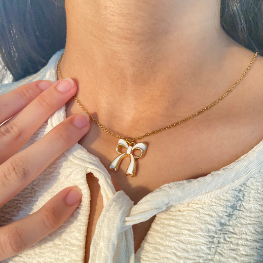 Eternal white bow necklace